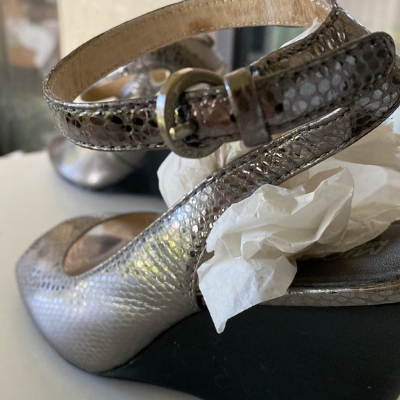 Michael Kors Stacked Wedge Heel Peek-a-Boo Toe Sandals - Picture 9 of 14